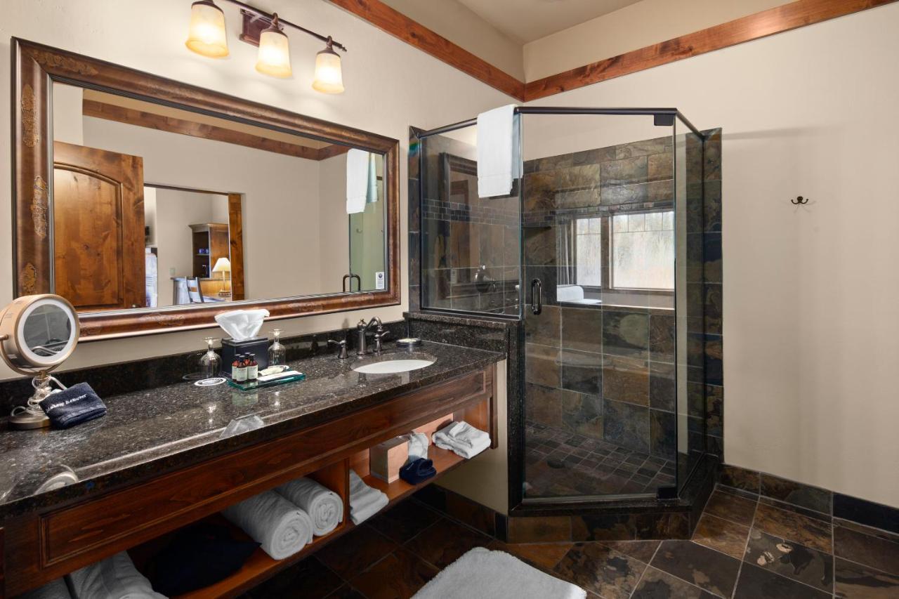 Queen Room with Two Queen Beds at Lodge at Whitefish Lake