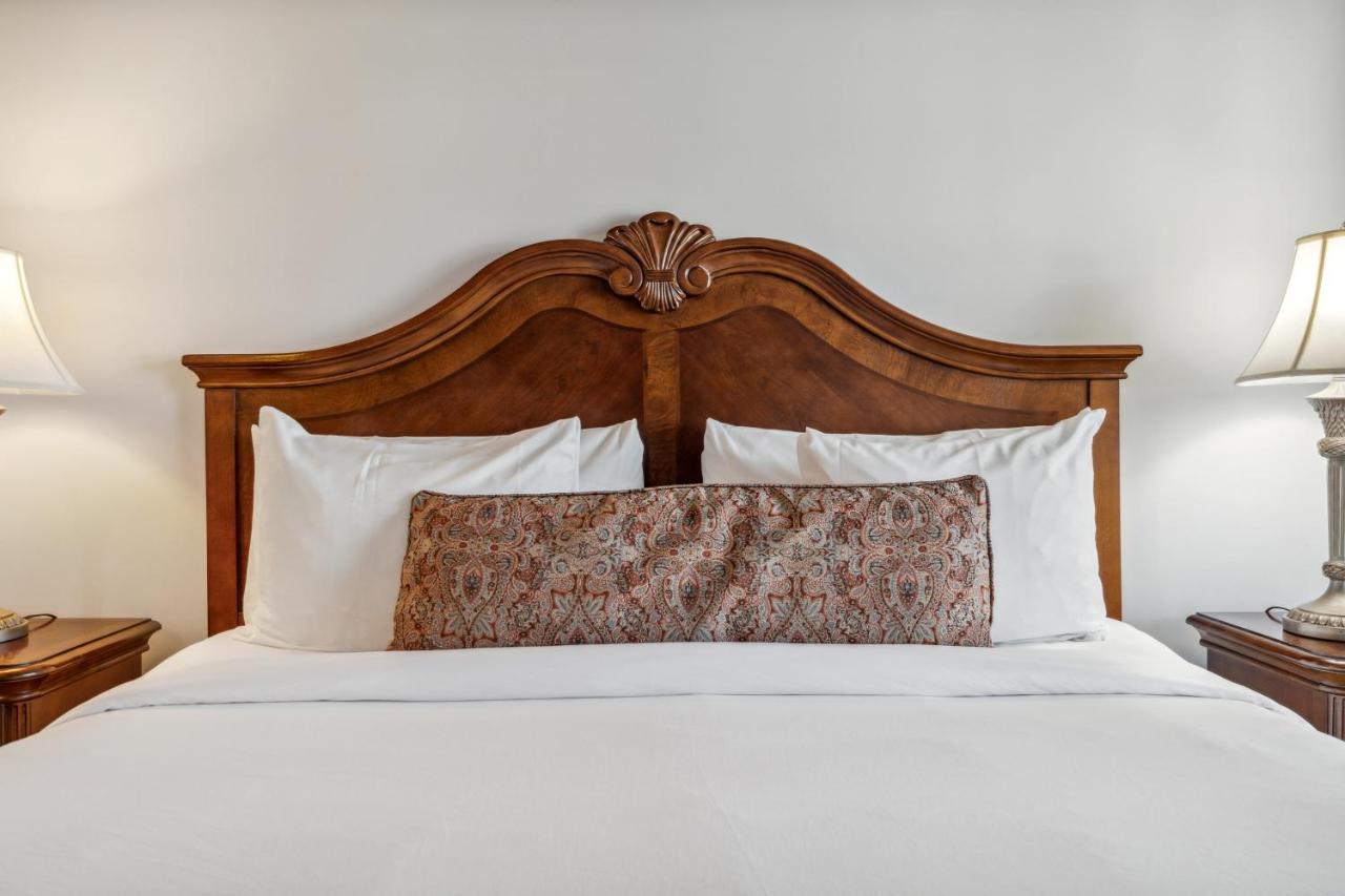 King Room - Accessible/Non-Smoking at Villa Montes Hotel