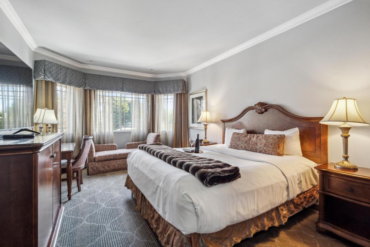 King Room - Accessible/Non-Smoking at Villa Montes Hotel