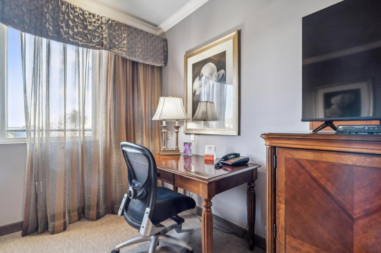 Room #2528505 at Villa Montes Hotel
