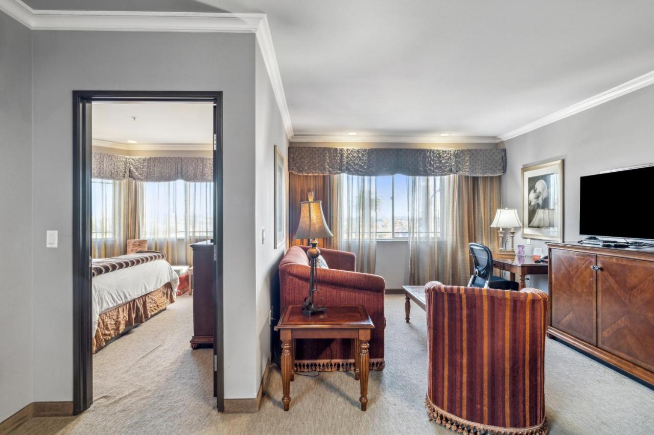 Room #2528505 at Villa Montes Hotel