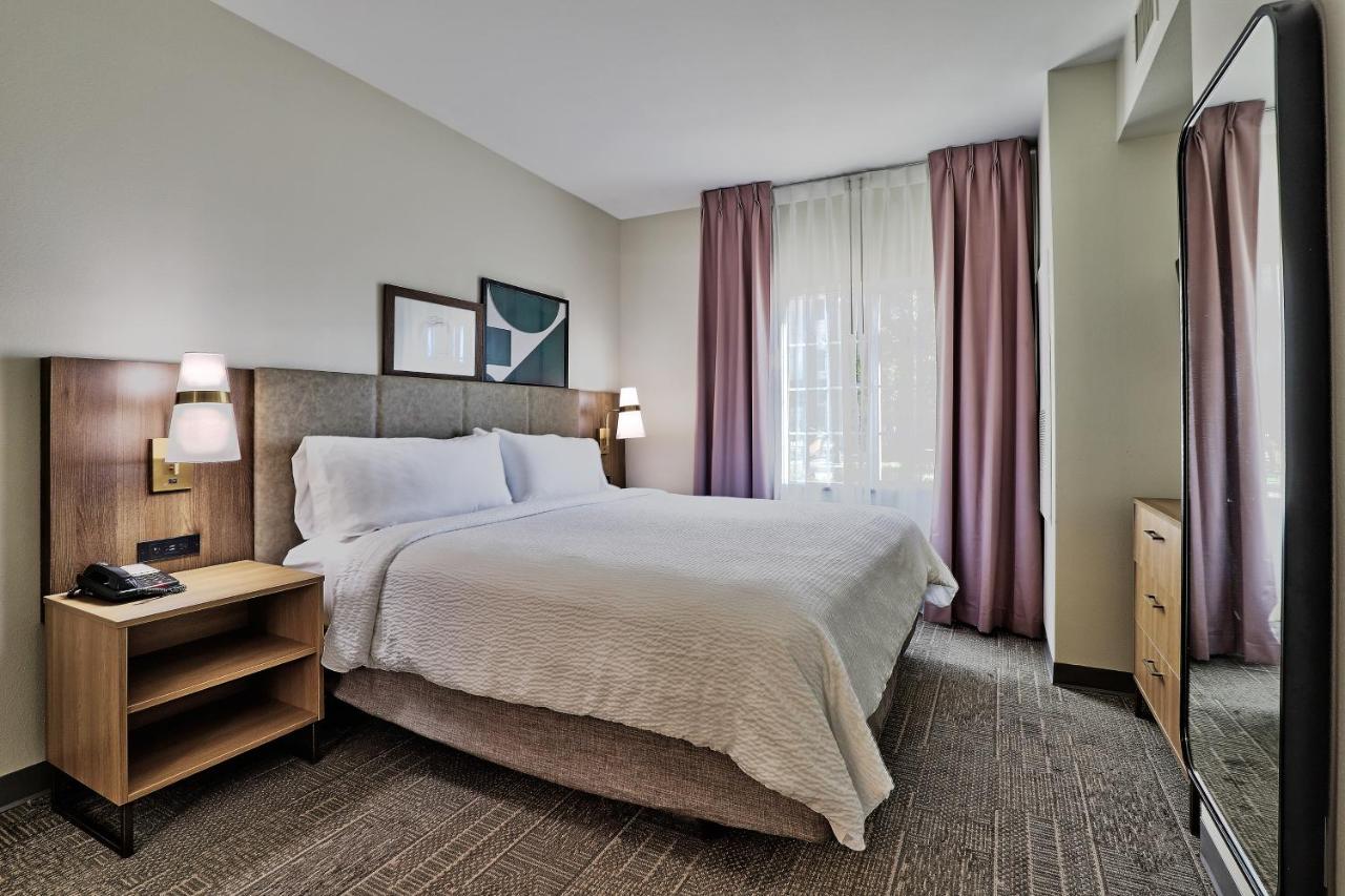 | Staybridge Suites Albuquerque - Airport, an IHG Hotel