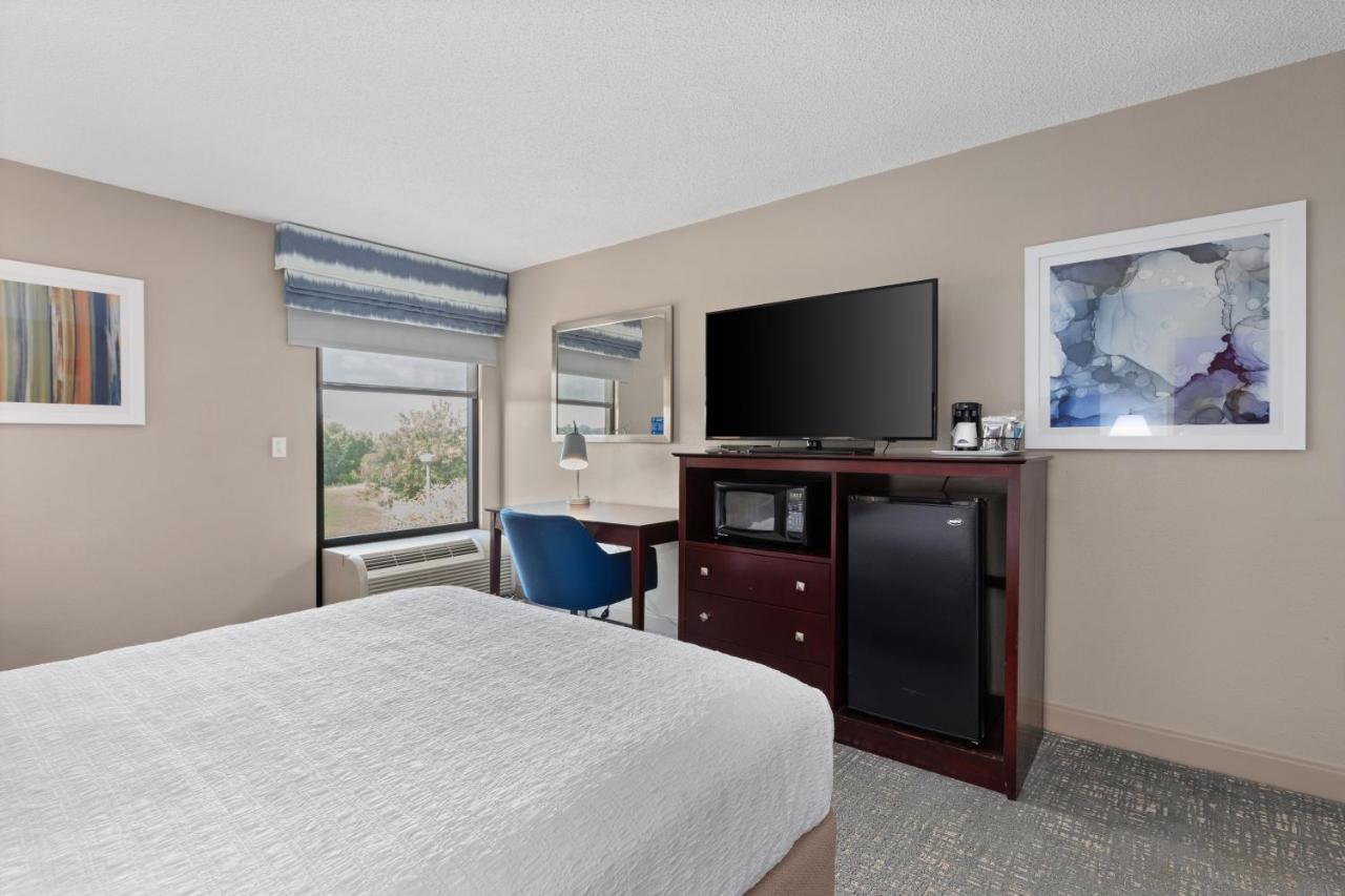 Queen Accessible Room - Non-Smoking at Hampton Inn Rock Hill