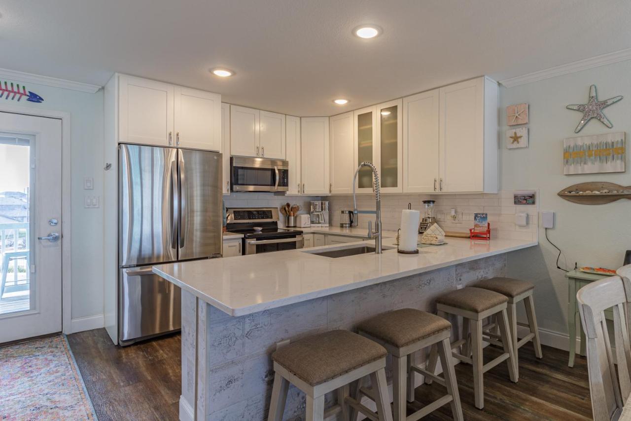 Two-Bedroom Apartment at Executive Keys Condominiums on the Beach