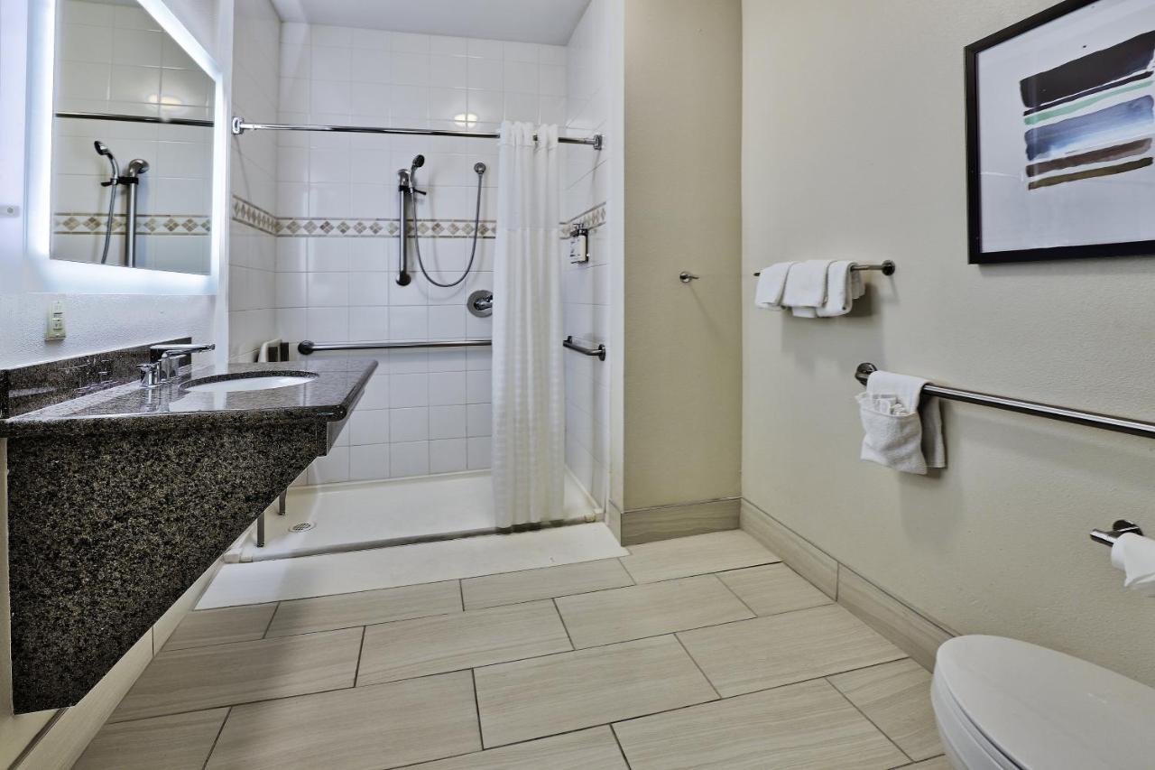 | Staybridge Suites Albuquerque - Airport, an IHG Hotel