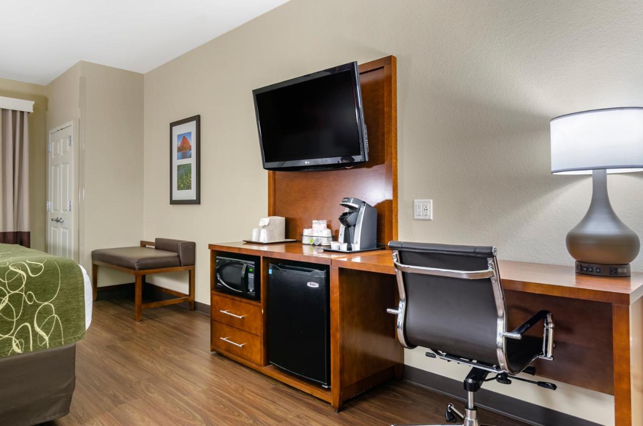 Suite with Two Queen Beds at Comfort Suites Helena Airport