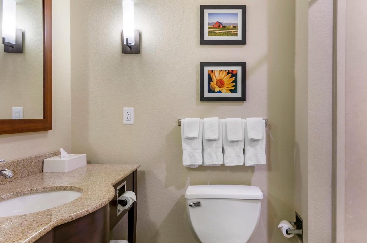 King Suite with Whirlpool - Non-Smoking at Comfort Suites Helena Airport