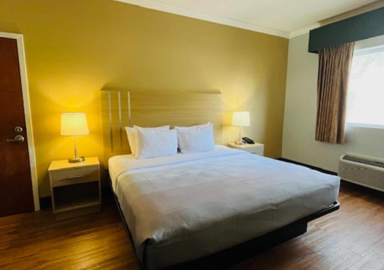 King Room - Accessible/Non-Smoking at Quality Inn Gulf Shores Airport