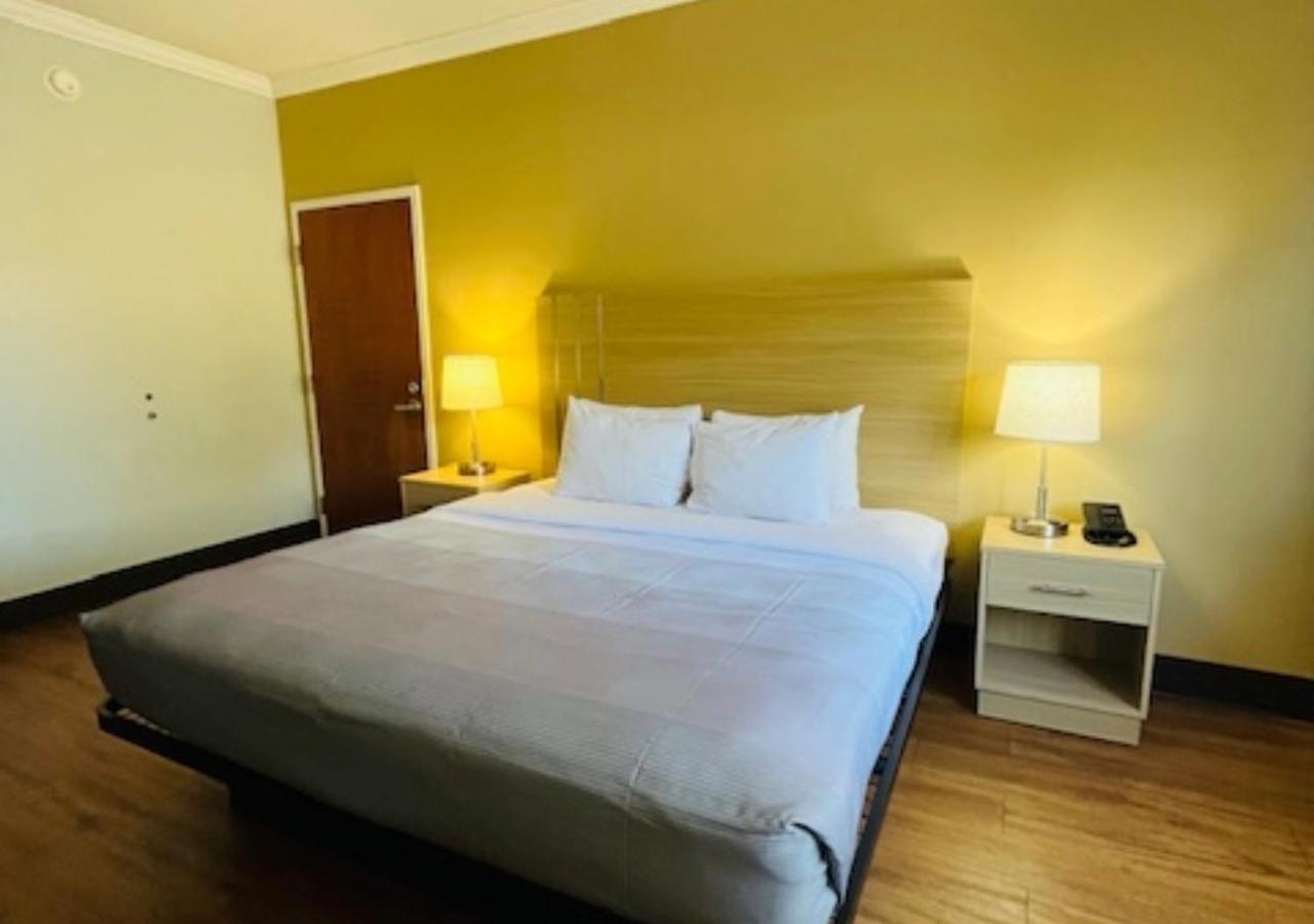 King Room - Accessible/Non-Smoking at Quality Inn Gulf Shores Airport