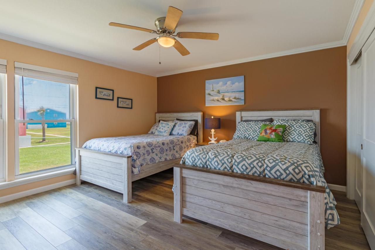 Two-Bedroom Apartment at Executive Keys Condominiums on the Beach