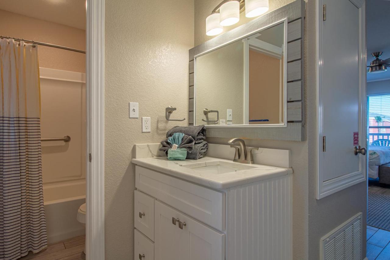 Studio at Executive Keys Condominiums on the Beach
