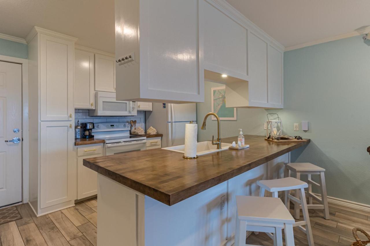 Two-Bedroom Apartment at Executive Keys Condominiums on the Beach