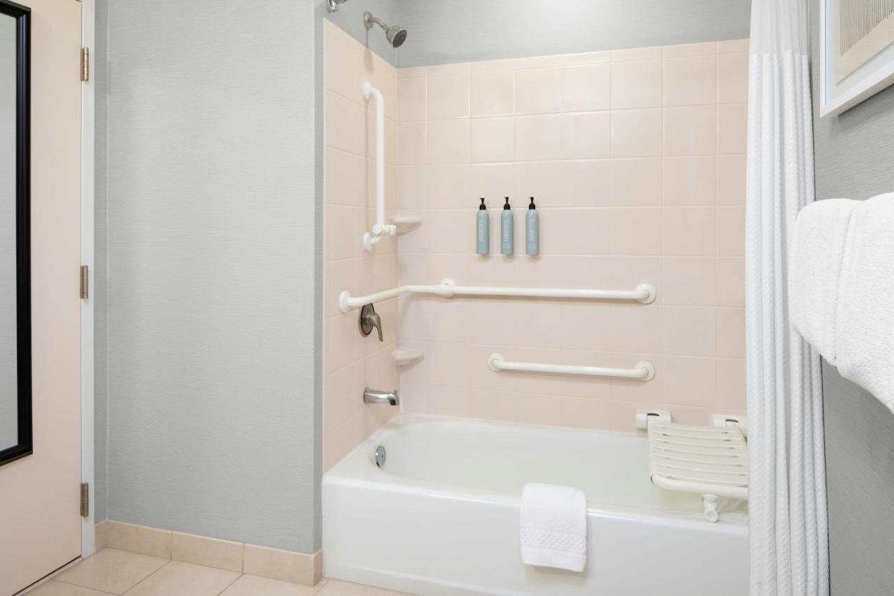 | Courtyard by Marriott Knoxville Airport Alcoa