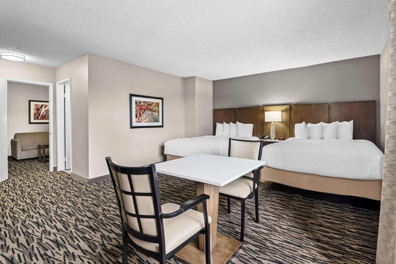 Queen Suite with Two Queen Beds at Best Western Los Alamitos Inn & Suites