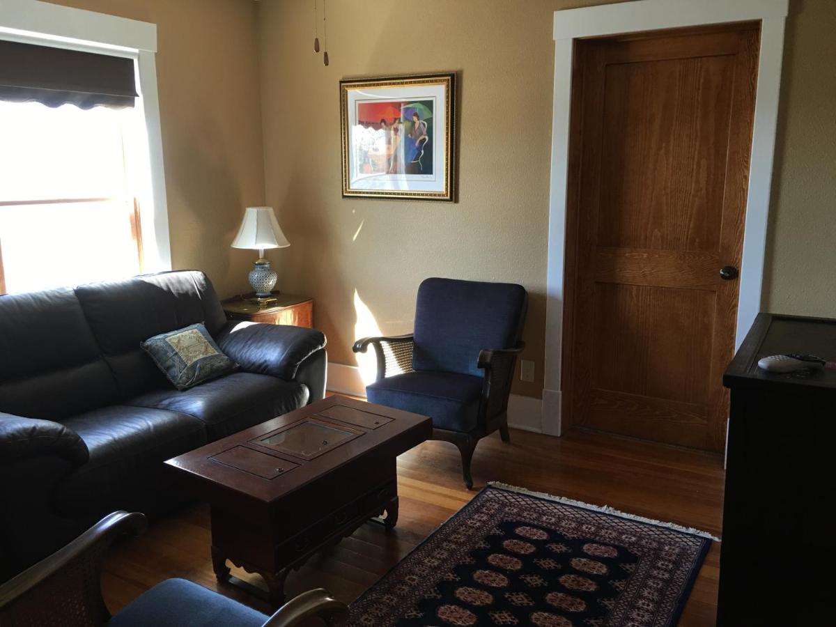  | Attwood House Bed and Breakfast near Manhattan, KS