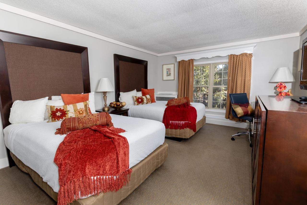 Deluxe Double Room with Two Double Beds at Brandywine River Hotel
