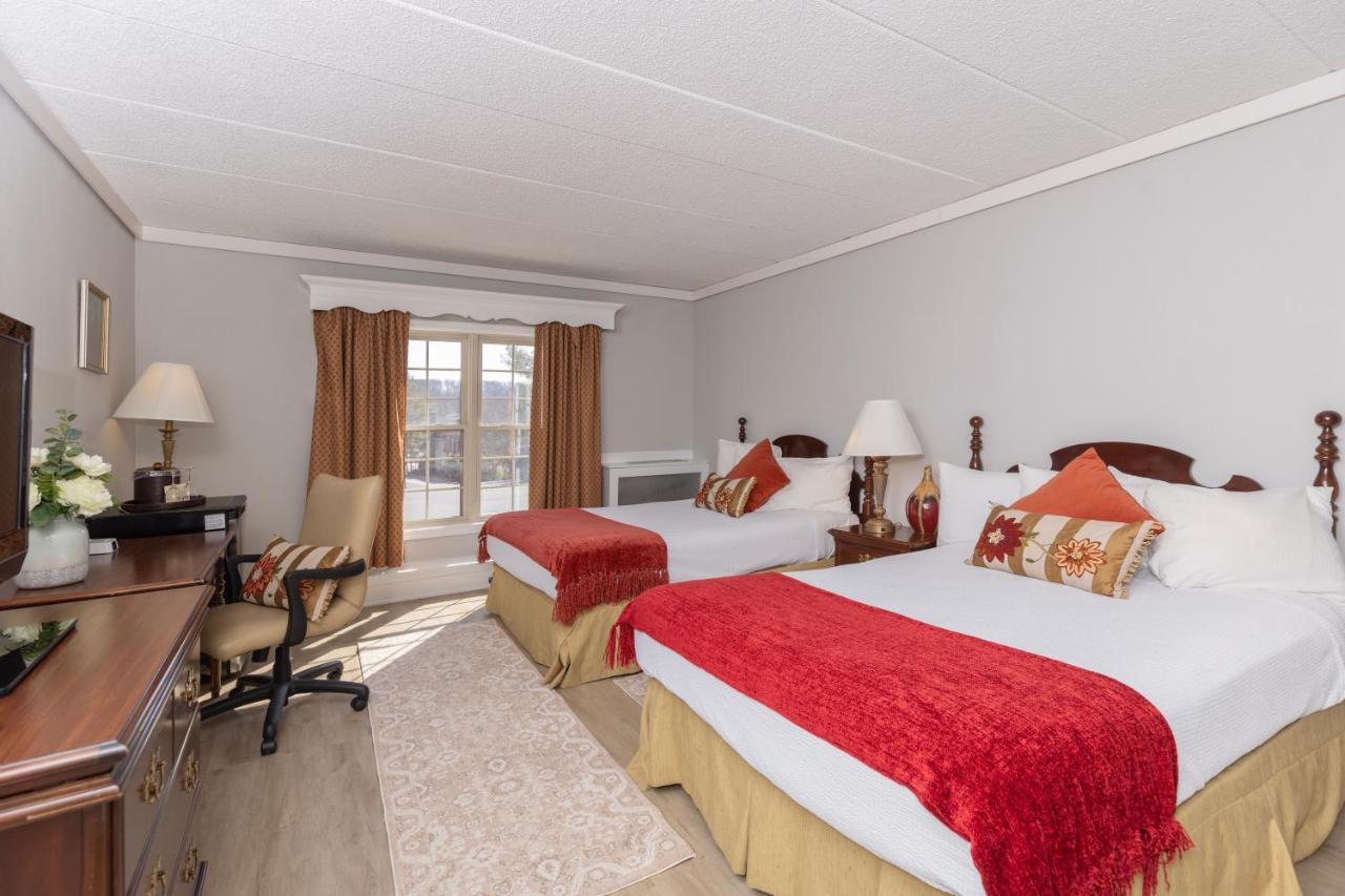 Deluxe Double Room with Two Double Beds at Brandywine River Hotel
