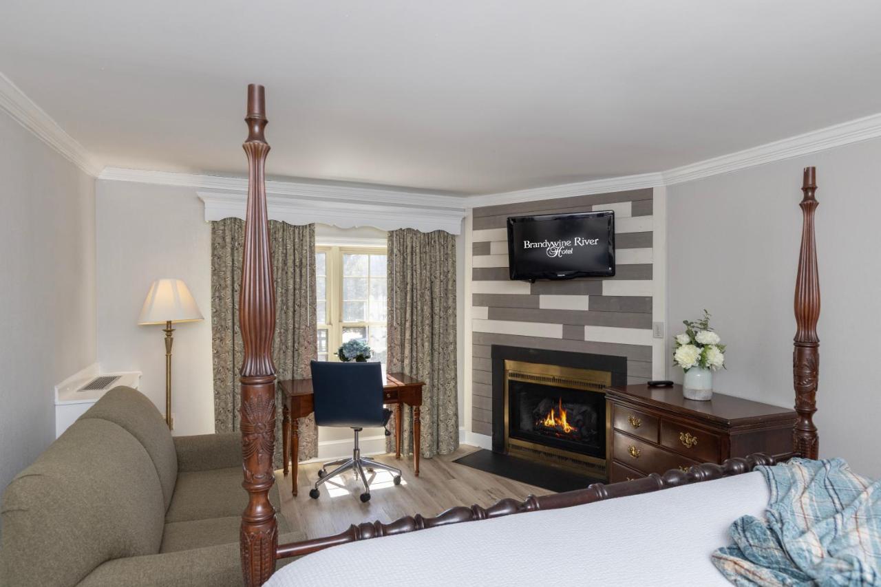 King Suite with Spa Bath at Brandywine River Hotel