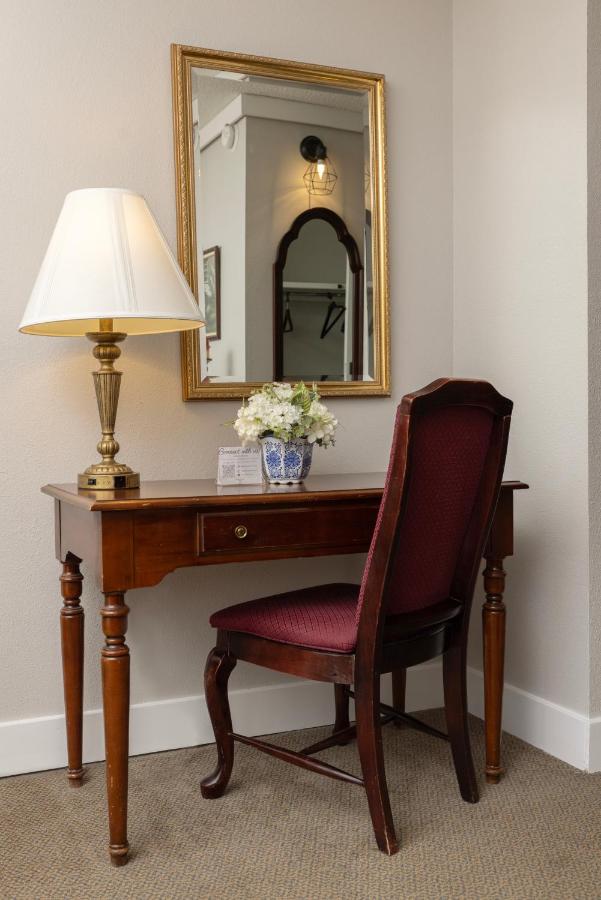 | Brandywine River Hotel