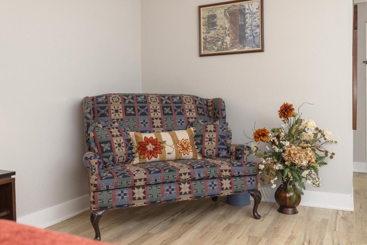 Standard King Room at Brandywine River Hotel
