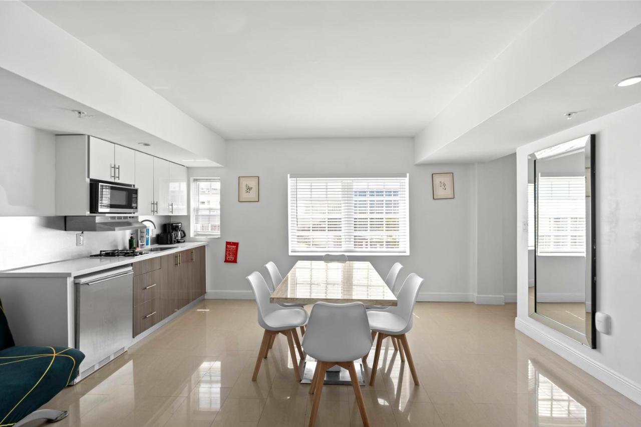 Premium Corner One-Bedroom Suite with Kitchen at Hotel Belleza