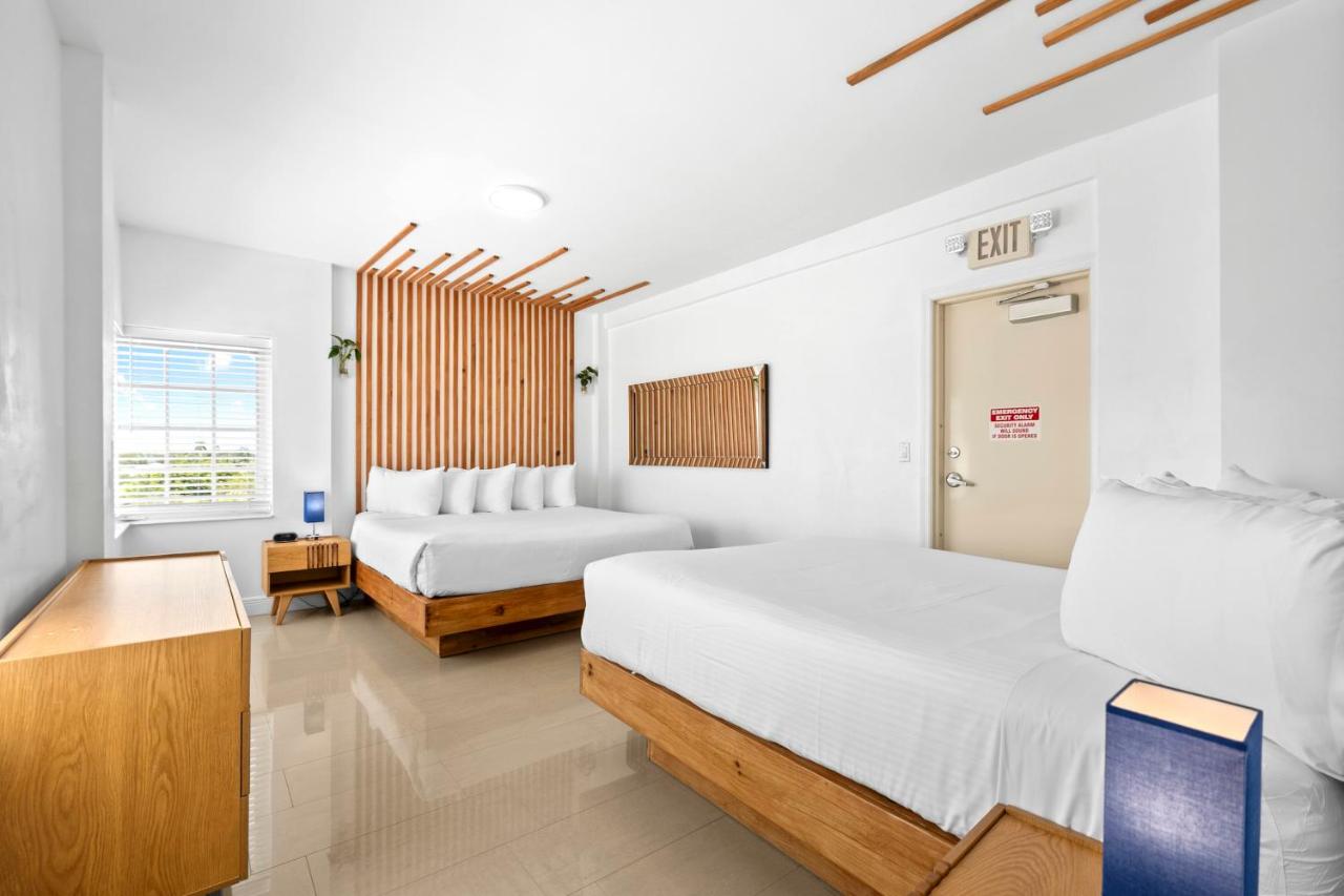 Premium Corner One-Bedroom Suite with Kitchen at Hotel Belleza