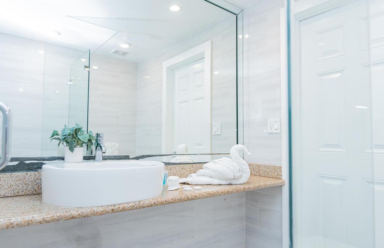 | Beachside All Suites Hotel