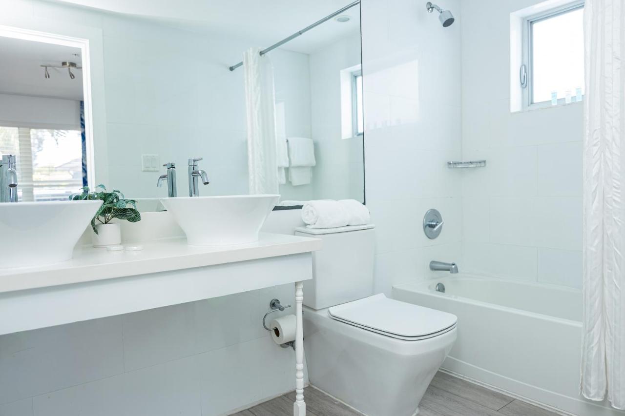 | Beachside All Suites Hotel