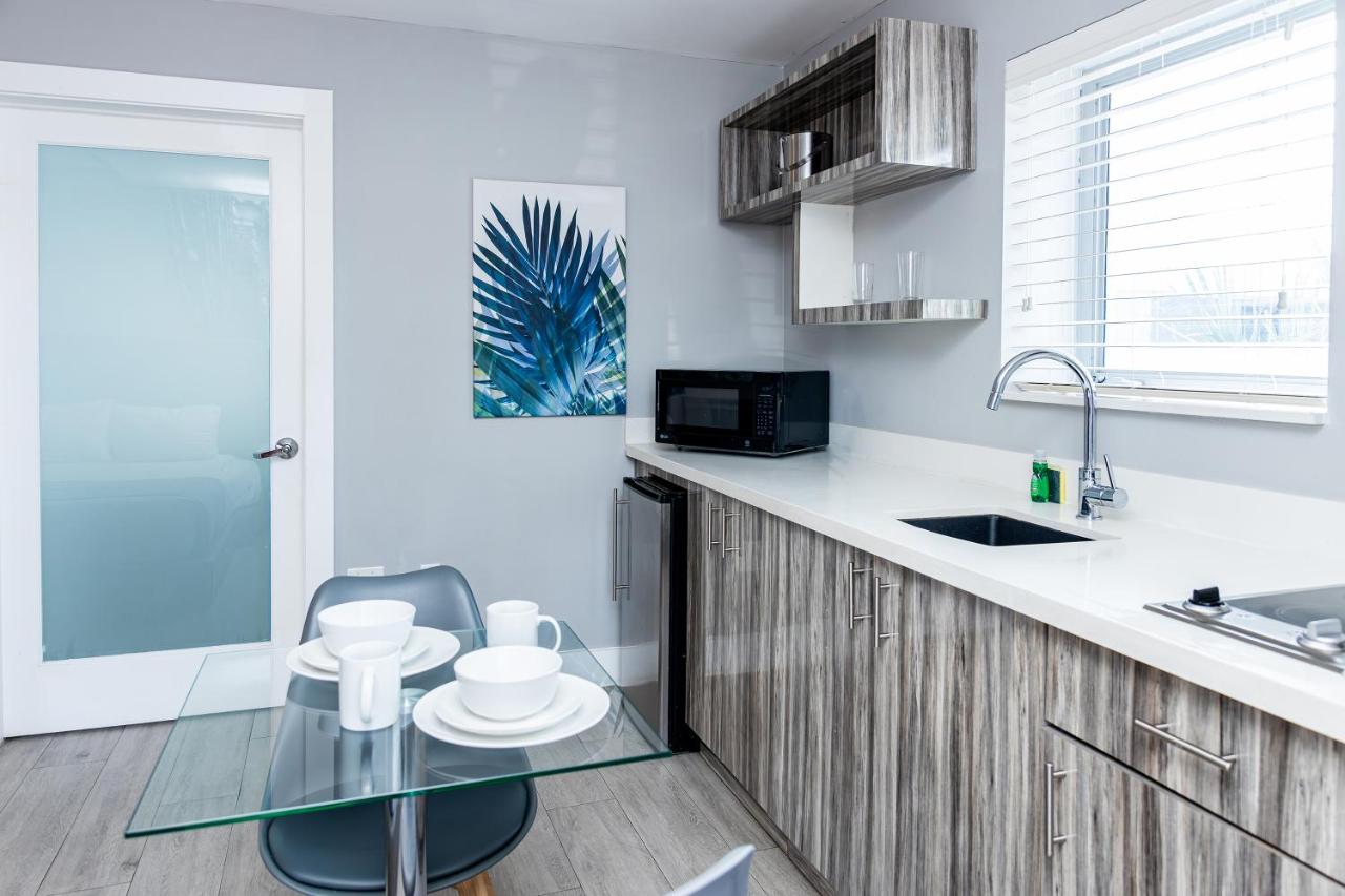 | Beachside All Suites Hotel