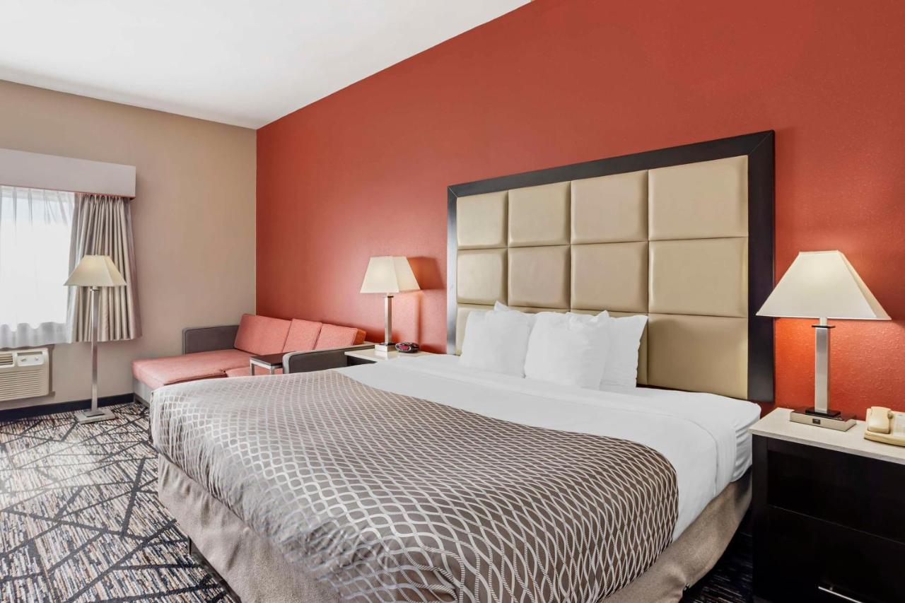 Queen Room with Kitchen - Non-Smoking at Best Western Carlisle