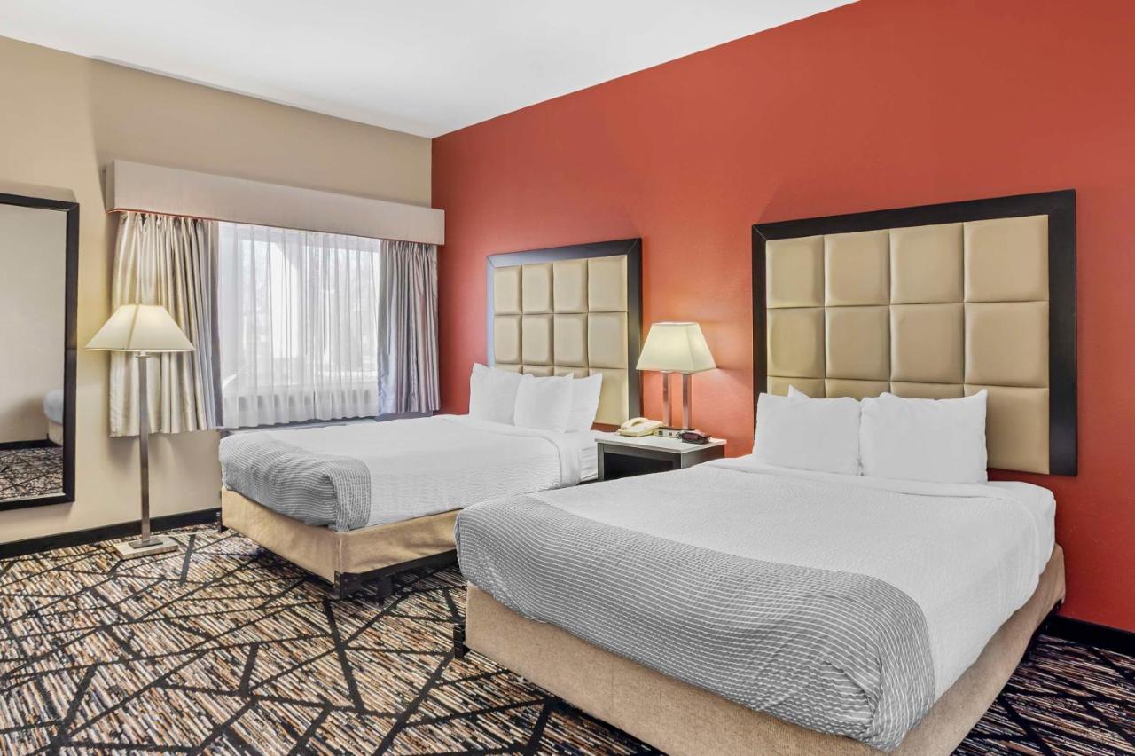 Queen Room with Two Queen Beds - Mobility Accessible/Non-Smoking at Best Western Carlisle