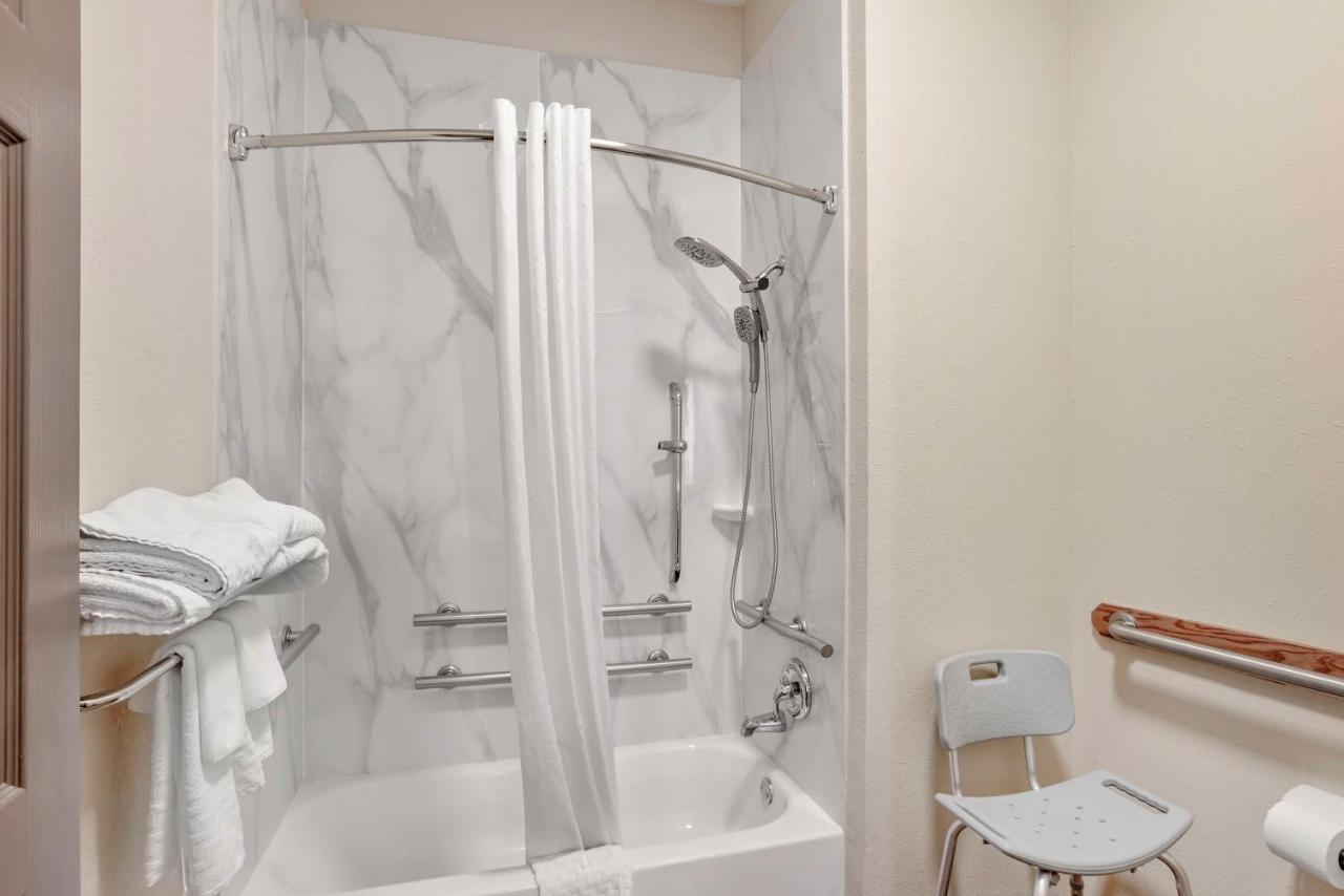 Queen Room with Two Queen Beds - Mobility Accessible/Non-Smoking at Best Western Carlisle