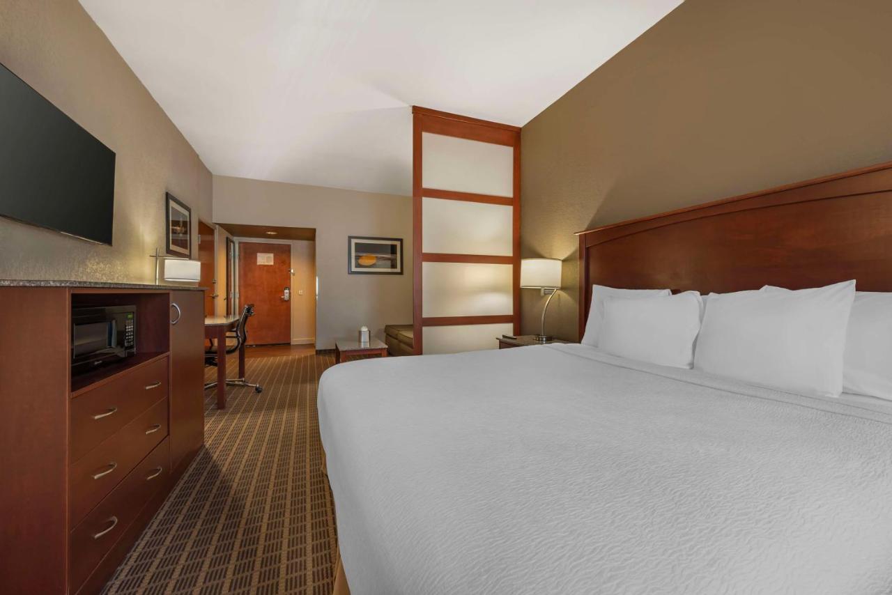 King Suite - Disability Access at Best Western Plus Peak Vista Inn & Suites