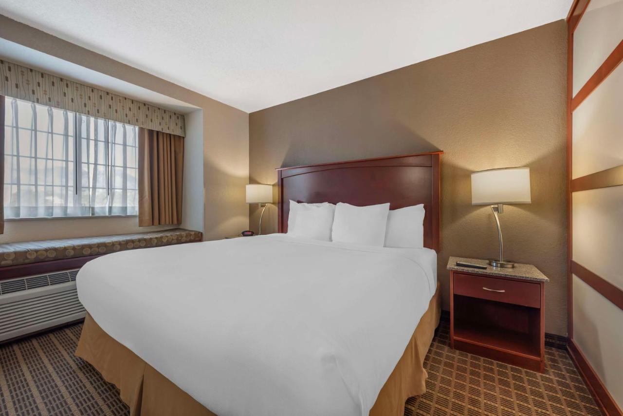  | Best Western Plus Peak Vista Inn & Suites