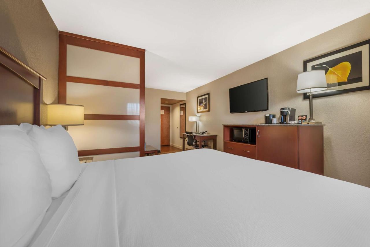  | Best Western Plus Peak Vista Inn & Suites