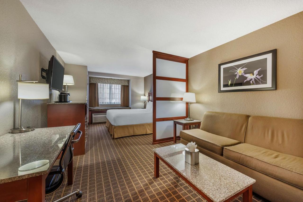 King Suite at Best Western Plus Peak Vista Inn & Suites