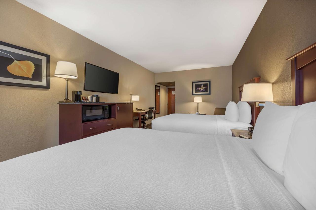 Deluxe Queen Room with Two Queen Beds at Best Western Plus Peak Vista Inn & Suites