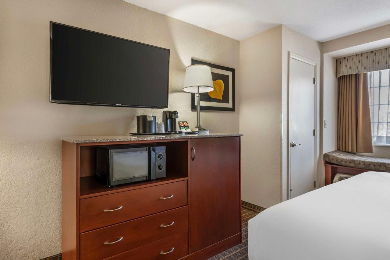 King Suite at Best Western Plus Peak Vista Inn & Suites