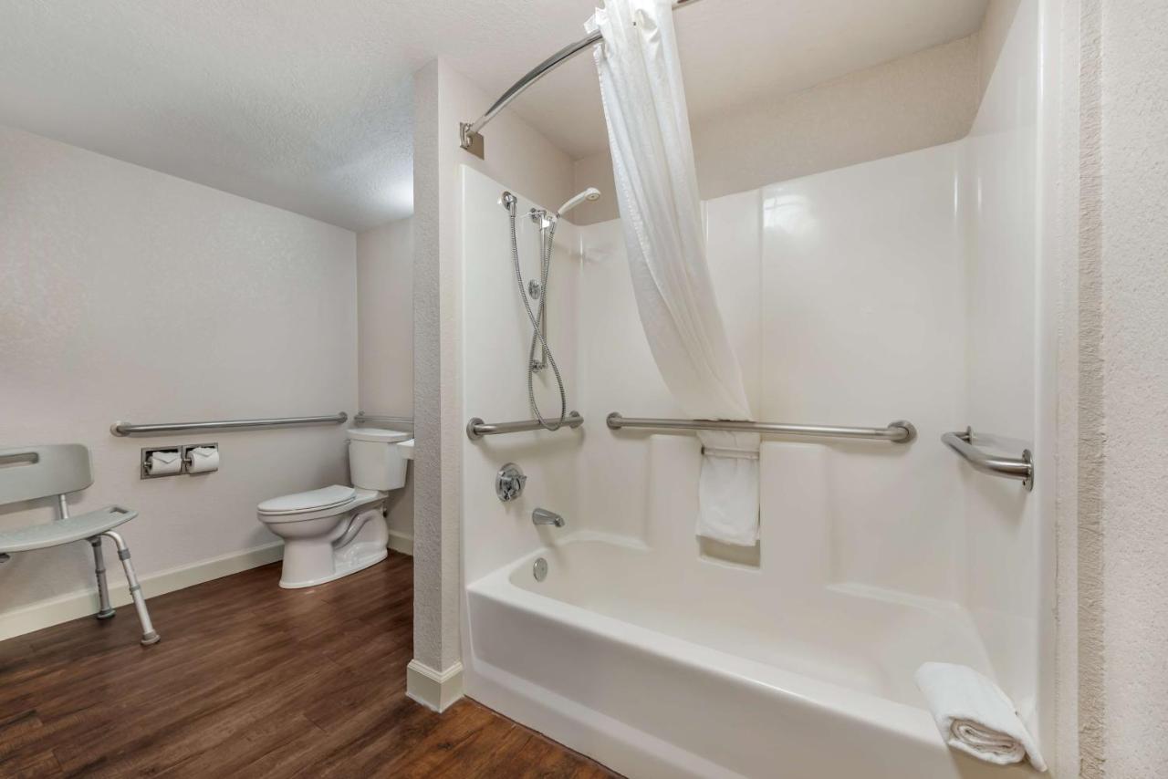  | Best Western Plus Peak Vista Inn & Suites