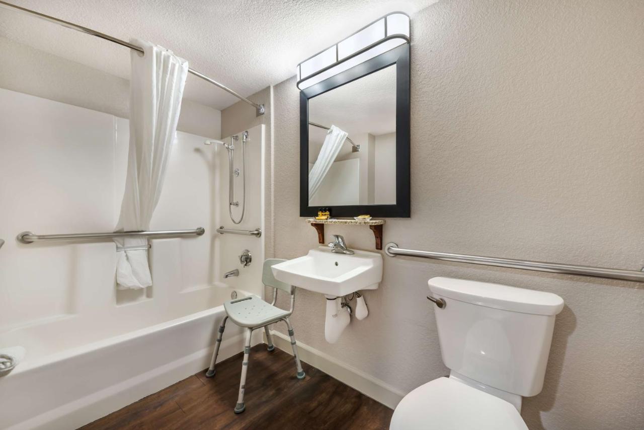  | Best Western Plus Peak Vista Inn & Suites