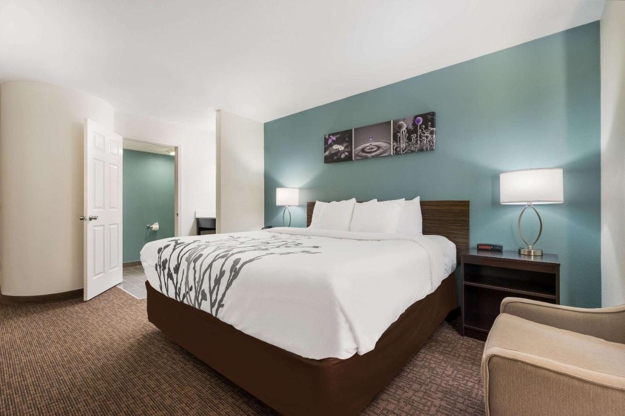 King Room - Non-Smoking at Sleep Inn & Suites Cullman I-65 exit 310