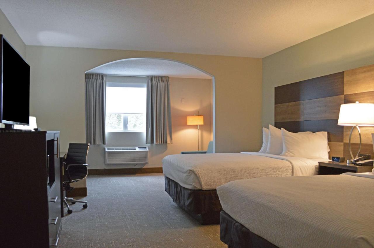 Deluxe Queen Suite at Country Inn & Suites by Radisson Rehoboth Beach - Dewey