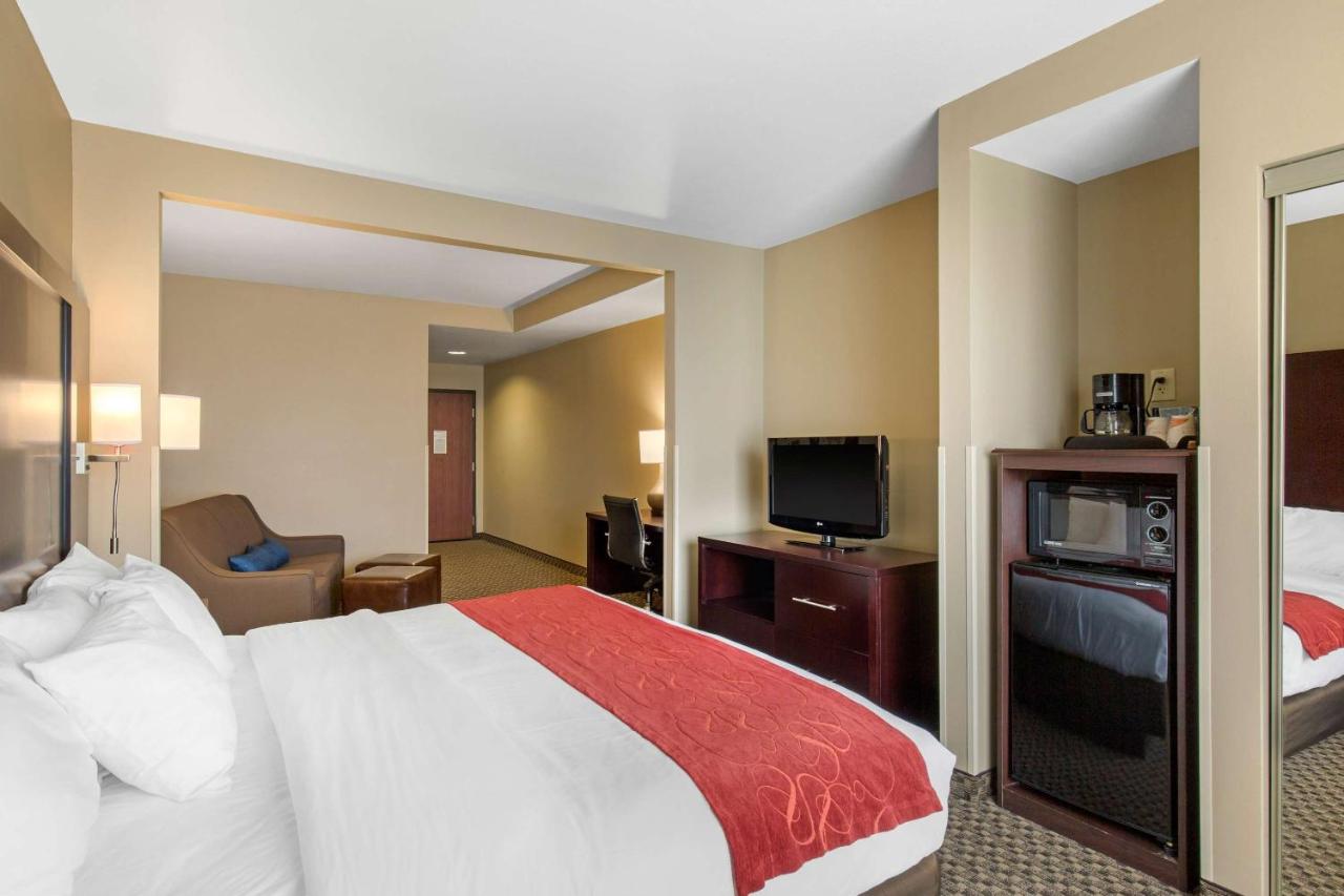 King Suite - Non-Smoking at Comfort Suites Seaford