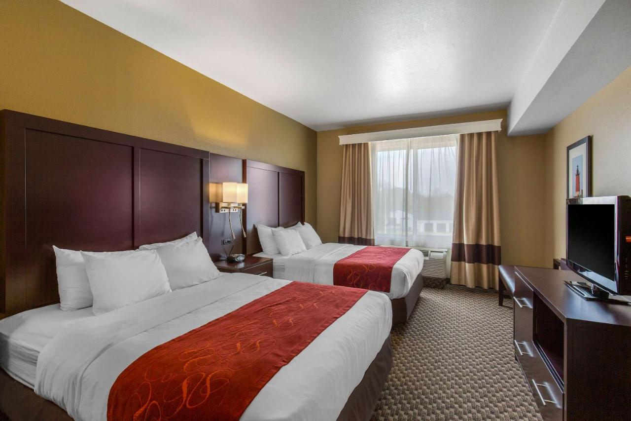 Queen Suite with Two Queen Beds - Non-Smoking at Comfort Suites Seaford