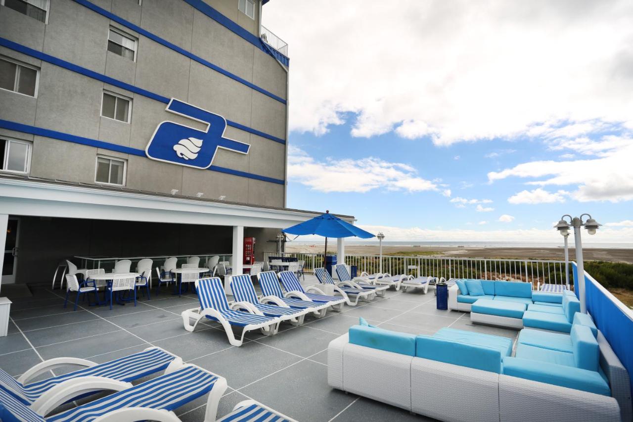 | Adventurer Oceanfront Inn