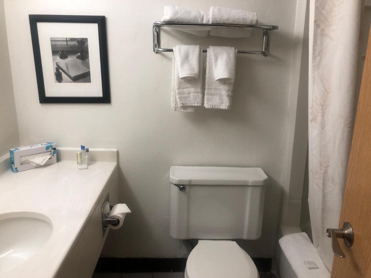 King Room - Non-Smoking at Inn at the Highland Denver Downtown