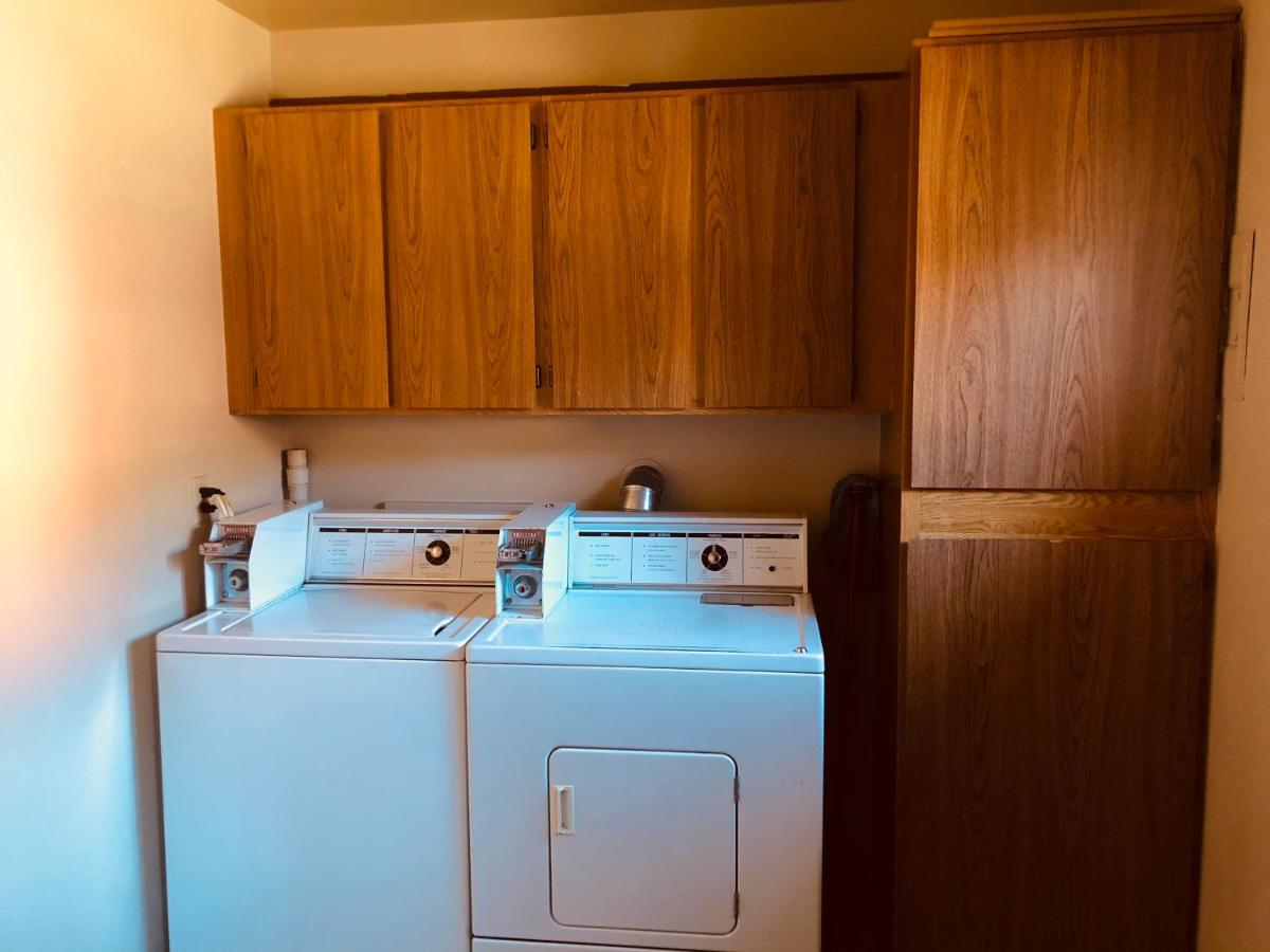 | Glenwood Springs Cedar Lodge