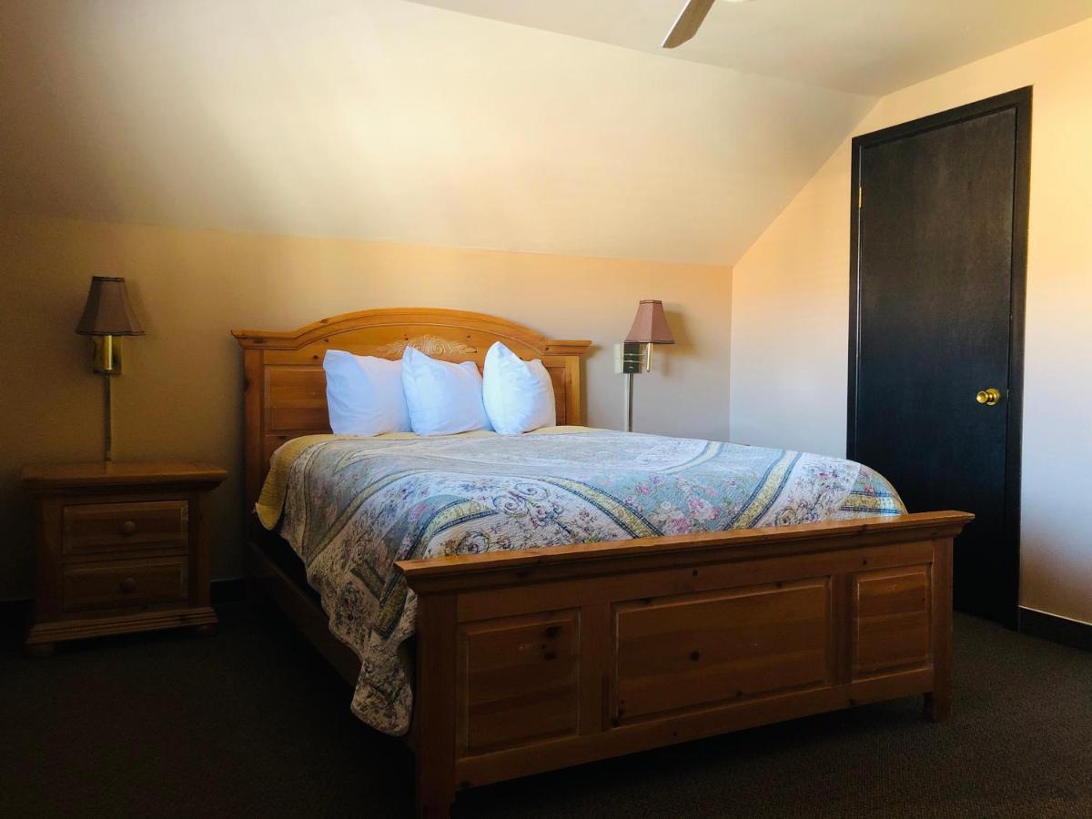 | Glenwood Springs Cedar Lodge