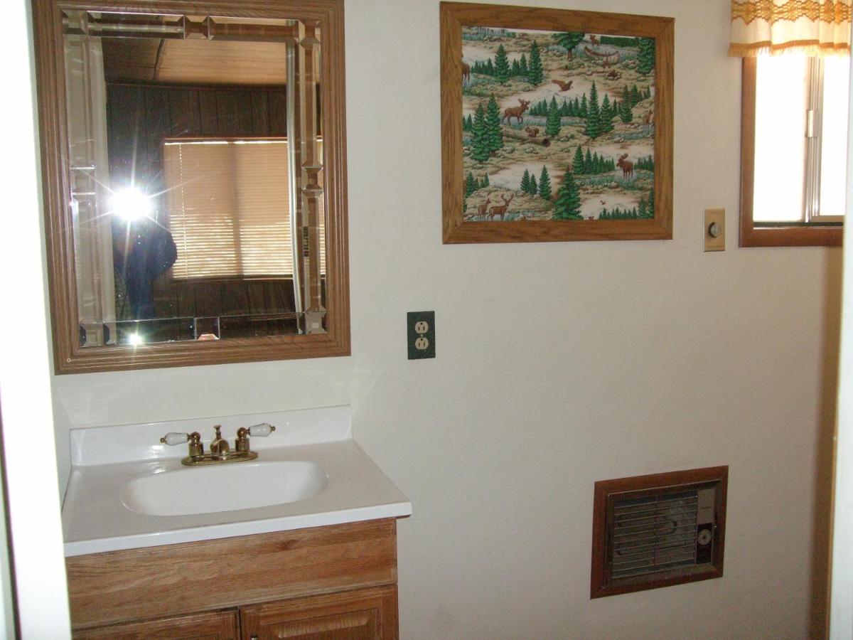 | Sierra Bonita Cabins and RV Park