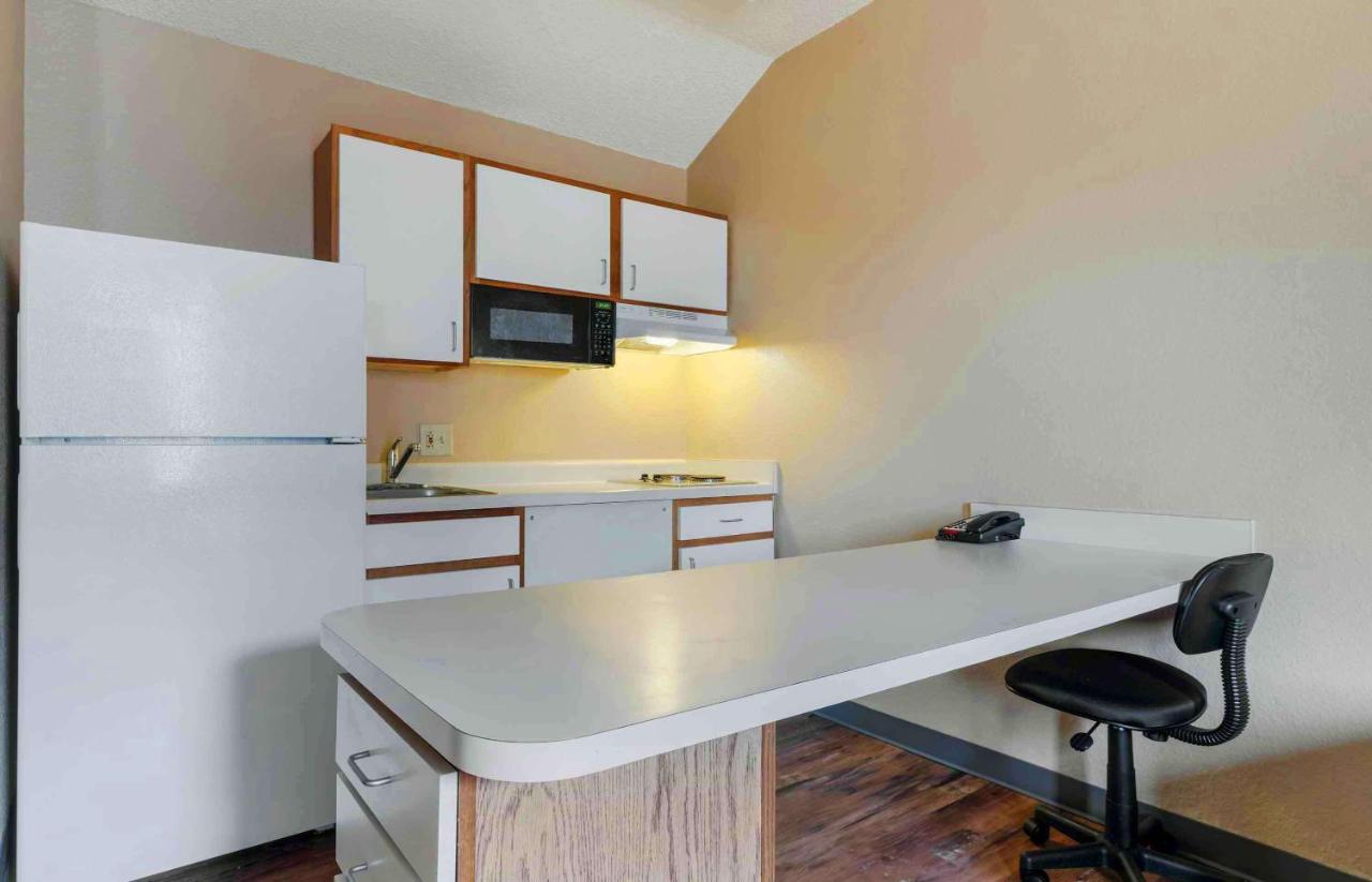 Deluxe Studio with 1 Queen Bed - Non-Smoking at Extended Stay America Select Suites Orlando Lake Mary 1040